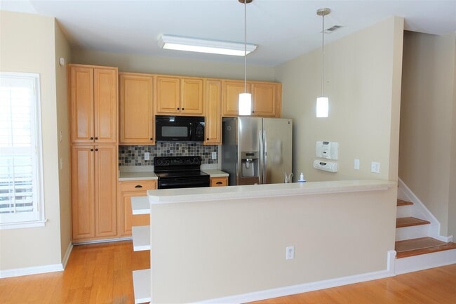 Building Photo - 30 Cedar Rock Dr