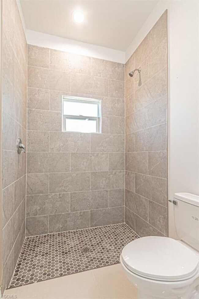 Building Photo - BRAND NEW CONSTRUCTION -SINGLE FAMILY 2/2/1