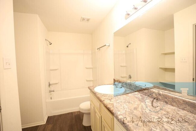 Building Photo - Move in special $800!! Beautiful 3 bed / 2 bath home - Nettleton!!