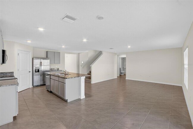 Building Photo - 3288 Silver Date Dr