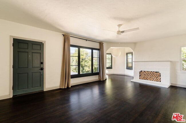 Building Photo - 1428 Holbrook St