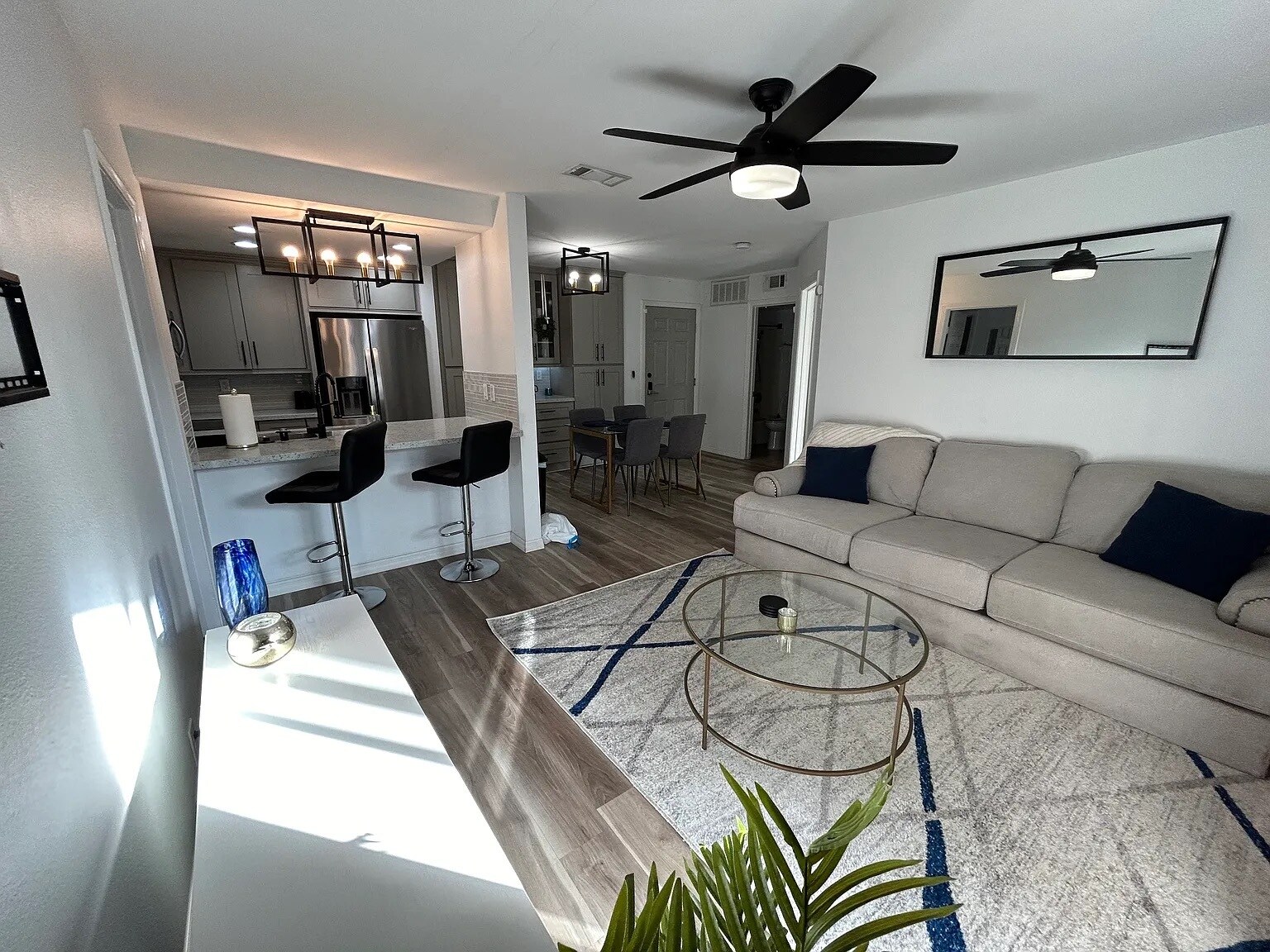 Building Photo - 3078 Broadway