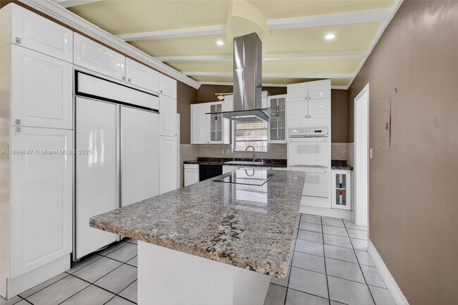 Building Photo - 2606 Gulfstream Ln
