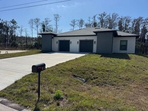 Building Photo - 548 Knapp St