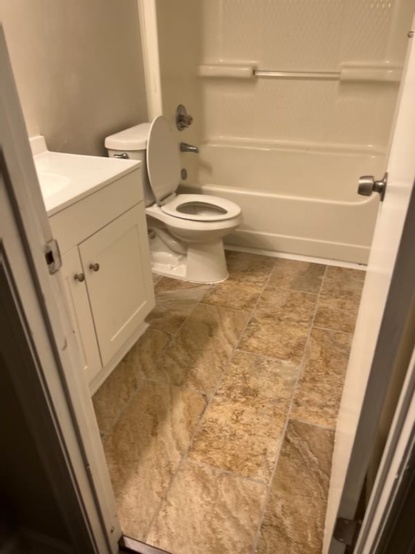 Building Photo - 498 E University Dr