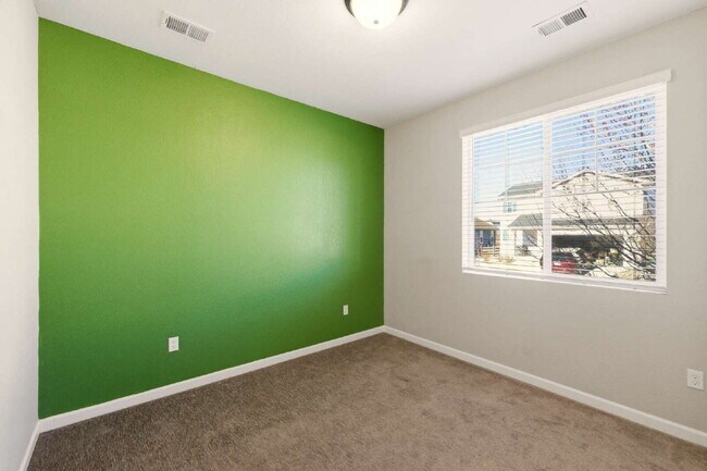 Building Photo - Modern 3-Bed 2-Bath Home in Cherry Creek School District!