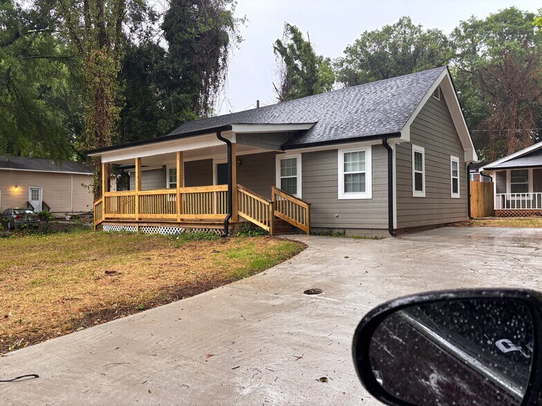 Building Photo - 106 Pharr Ave