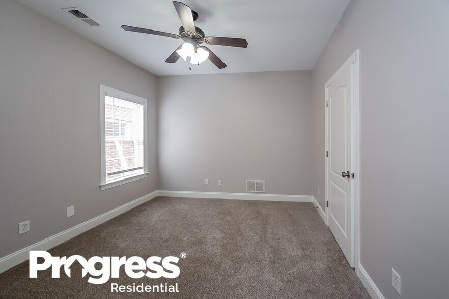 Building Photo - 6416 Arbor Lake Dr E