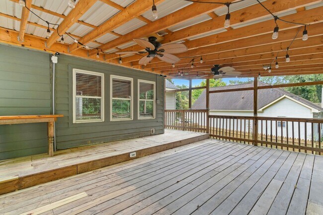 Building Photo - Covenient location in Fox Ridge subdivisio...