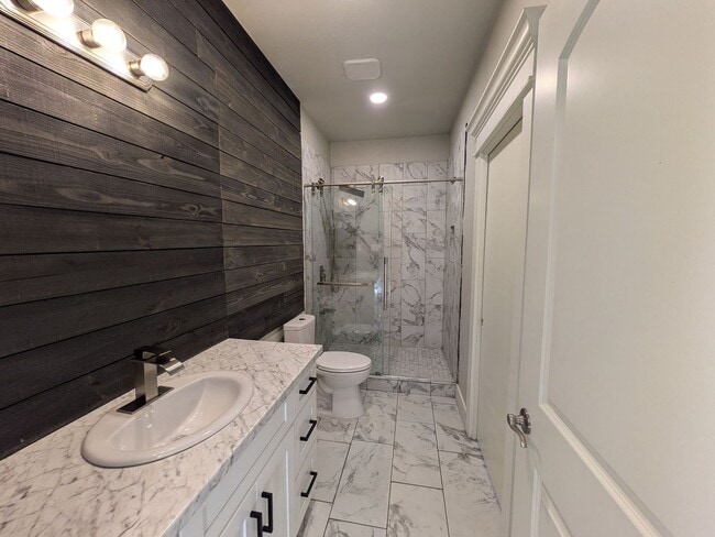 Building Photo - 5845 Woodway Dr