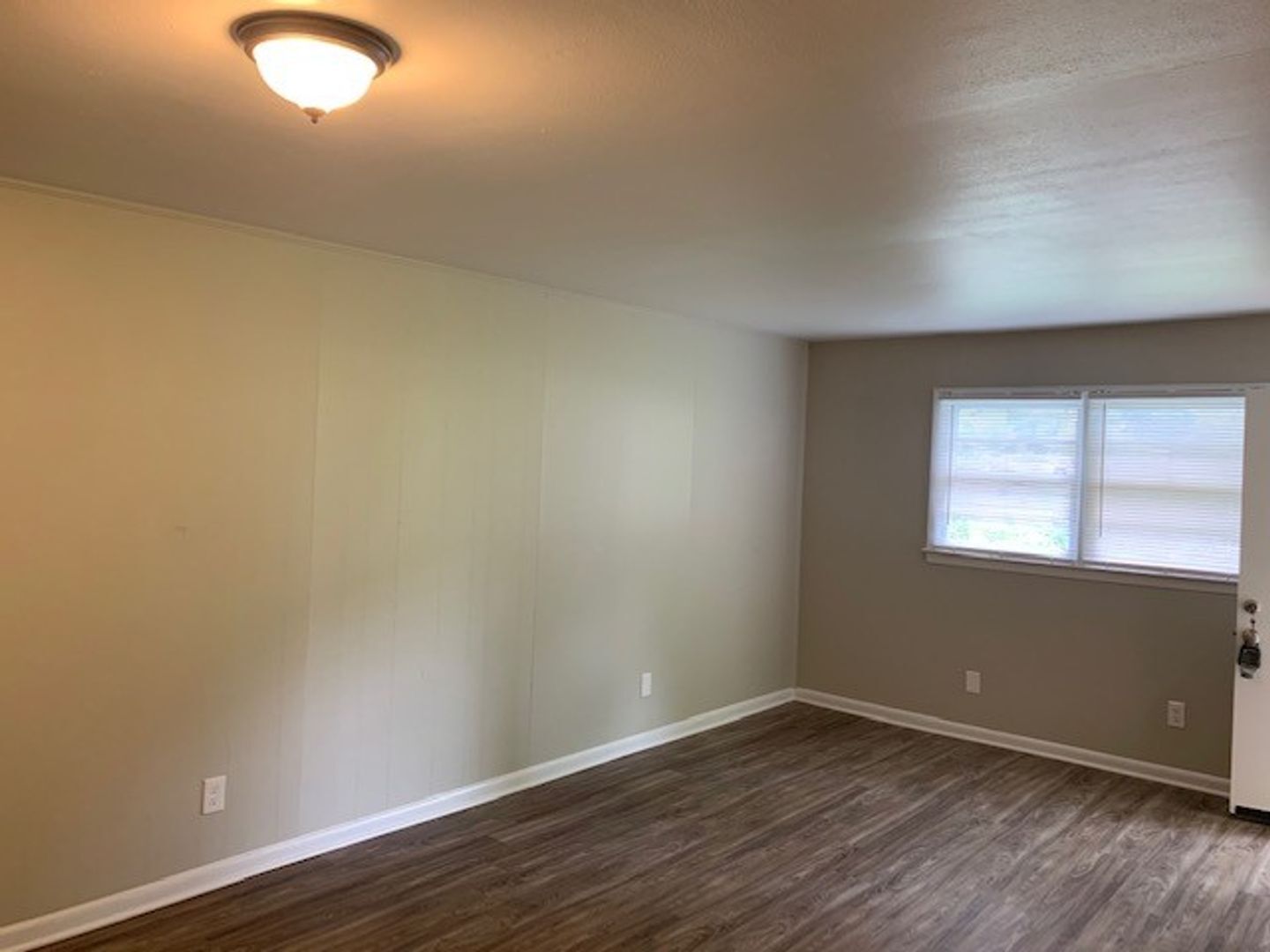 Building Photo - 1073 Wisteria Dr SW