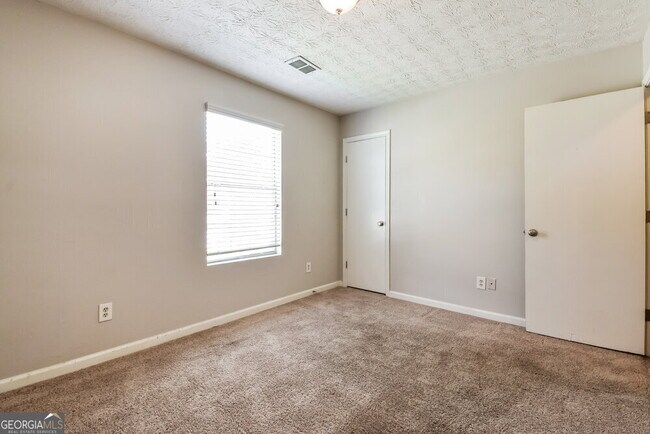 Building Photo - 5620 Regency Forest Ct