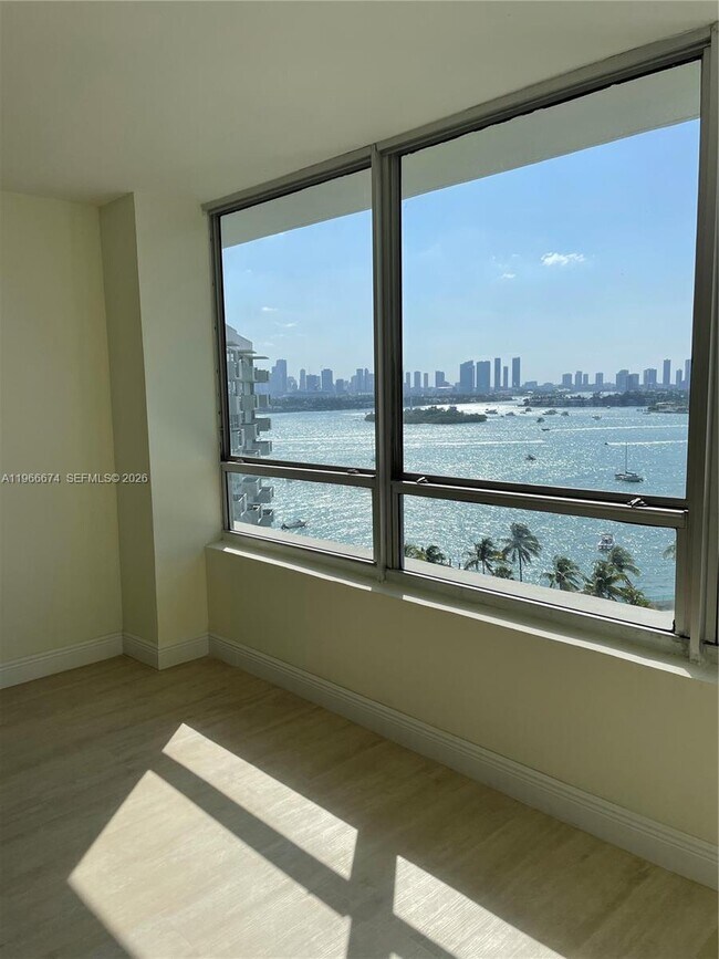 Building Photo - 1500 Bay Rd