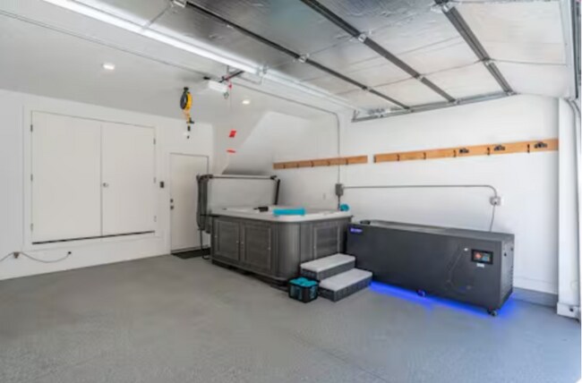 Building Photo - 772 W 300 N