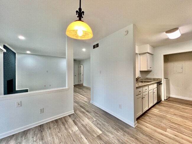 Building Photo - 11187 Harrowfield Rd