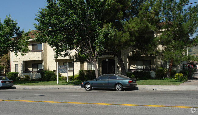 Primary Photo - Castaic Lake Apartments