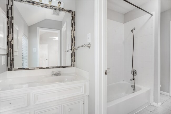 Building Photo - 122 Crystal Reef Dr