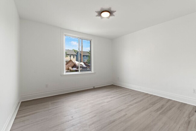 Building Photo - 5708-5710 Weldin