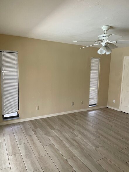 Building Photo - 2584 Longboat Dr