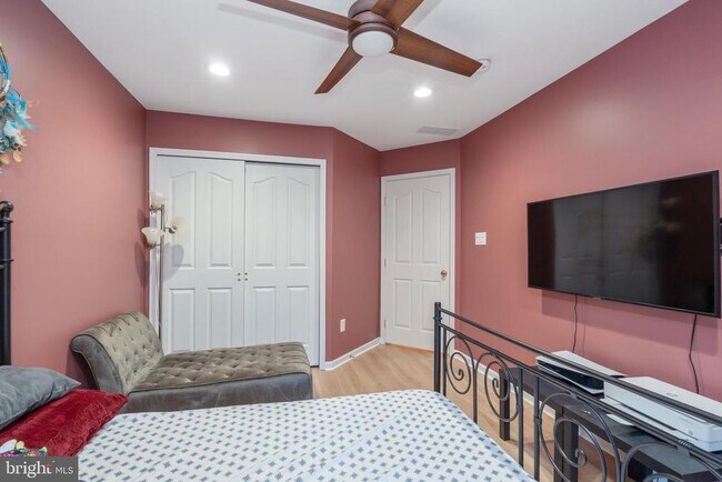 Building Photo - 802 Yarrow Cir