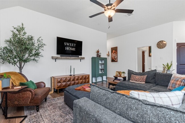 Building Photo - 3221 Climbing Gardens Ct