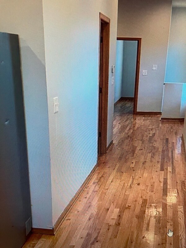 Building Photo - 2708 W Maypole Ave