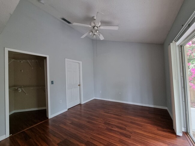 Building Photo - 3 Bedroom 2 Bath home in St. Cloud for RENT!