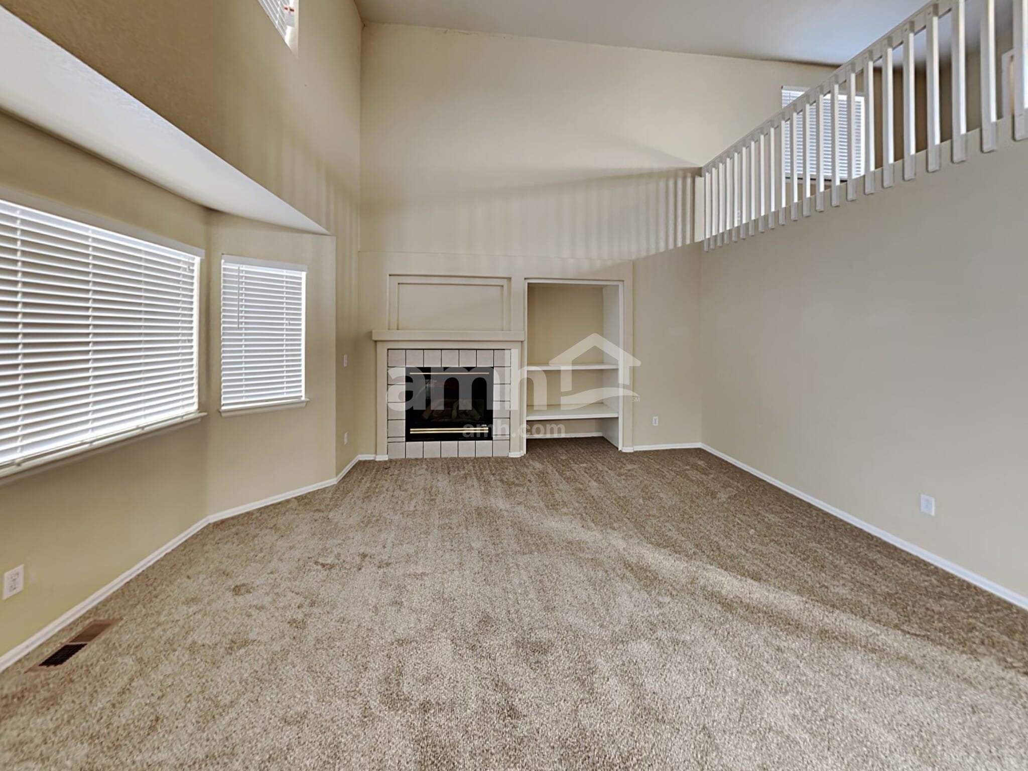 Building Photo - 13985 Elm St