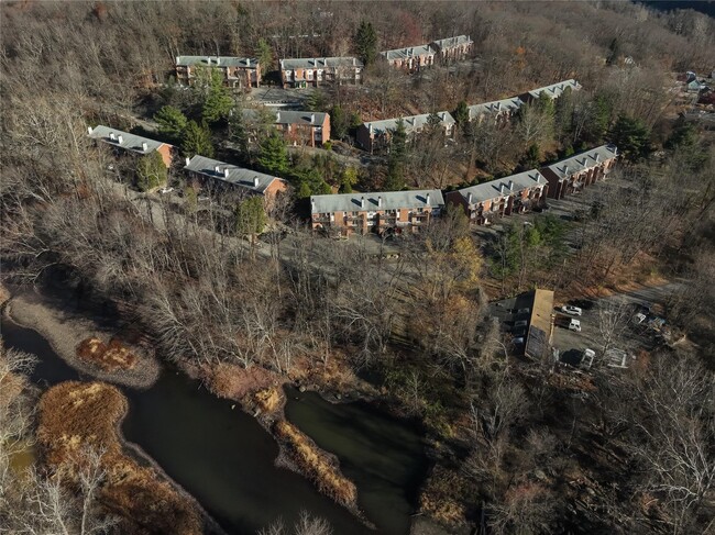 Building Photo - 303 Old Mill Rd