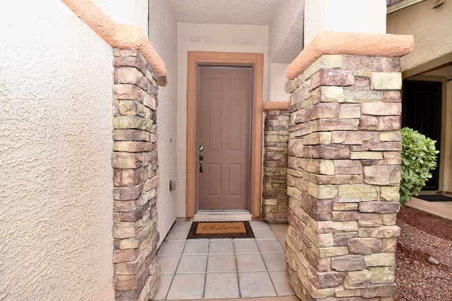 Building Photo - Beautiful Southwest 2-Story Home with Spacious Layout & Covered Patio