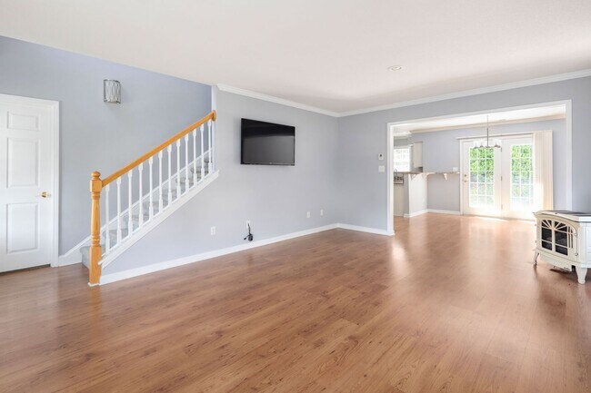Building Photo - Lovely Two-Story Home in Weaverville