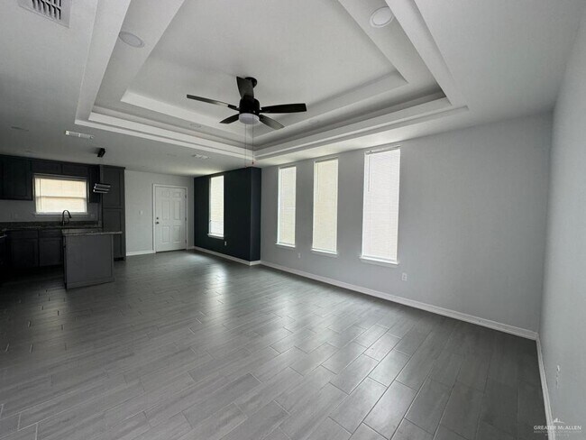 Building Photo - 13 Las Vistas Ln