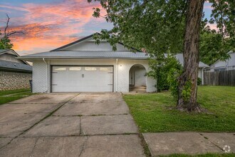 Building Photo - Beautiful 3 bed 2.5 bath home available fo...