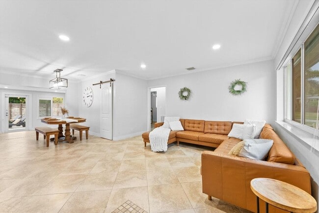 Building Photo - 1257 NW 5th St