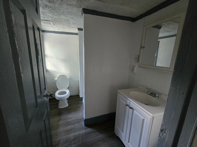 Building Photo - 426 Limestone St