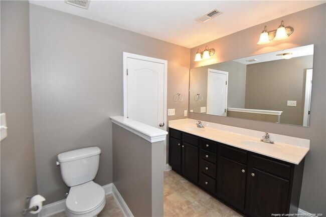 Building Photo - 131 S Prince Henry Way