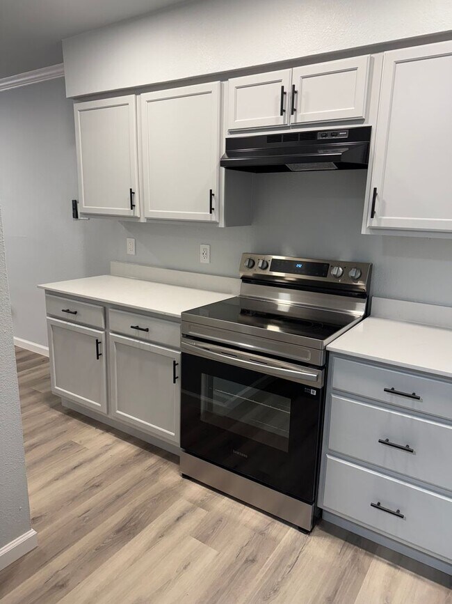 Building Photo - 4004 Scruggs Dr