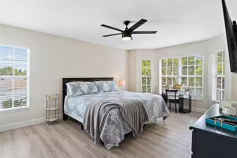 Building Photo - FURNISHED AVAILABLE JANUARY 2026. Beach Re...