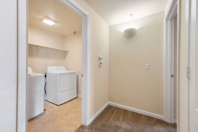 Building Photo - 1316 Milano Dr