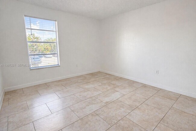 Building Photo - 1755 W 60th St