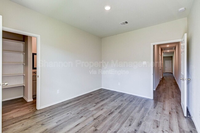 Building Photo - 409 E Avenue G