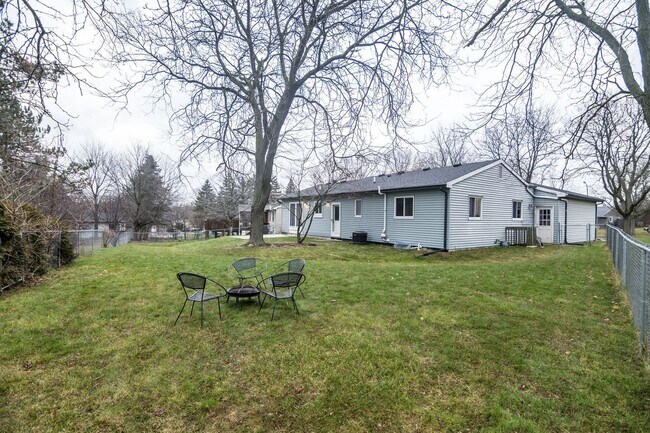 Building Photo - 2630 Glenbrook Ct