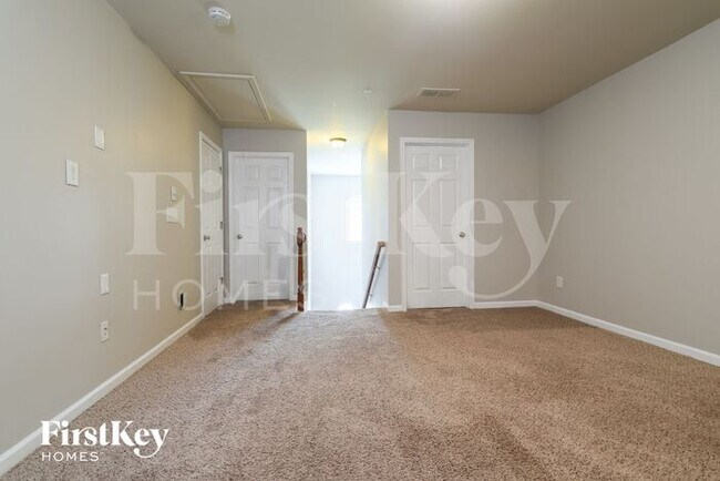 Building Photo - 3310 Castleberry Village Cir