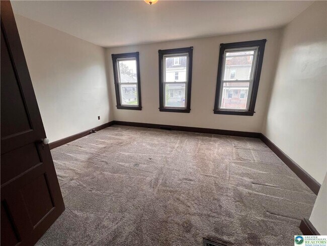 Building Photo - 1239 Lehigh St