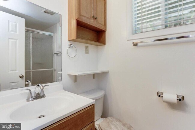 Building Photo - 11821 Charen Ln