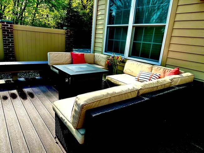 Building Photo - 174 Victoria Ln