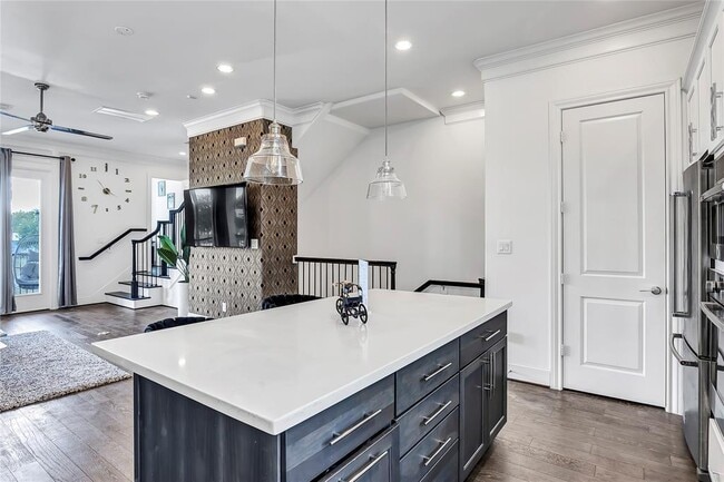 Building Photo - 4128 Willowbend Blvd