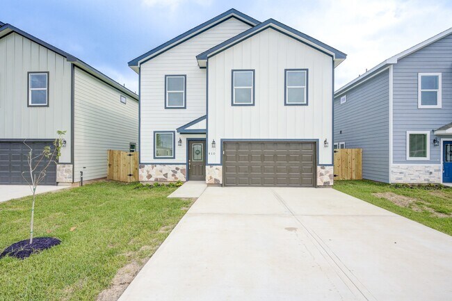 Building Photo - 410 N 4th St