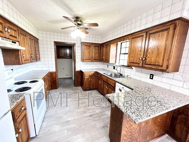 Building Photo - 3101 Brooken Hill Dr