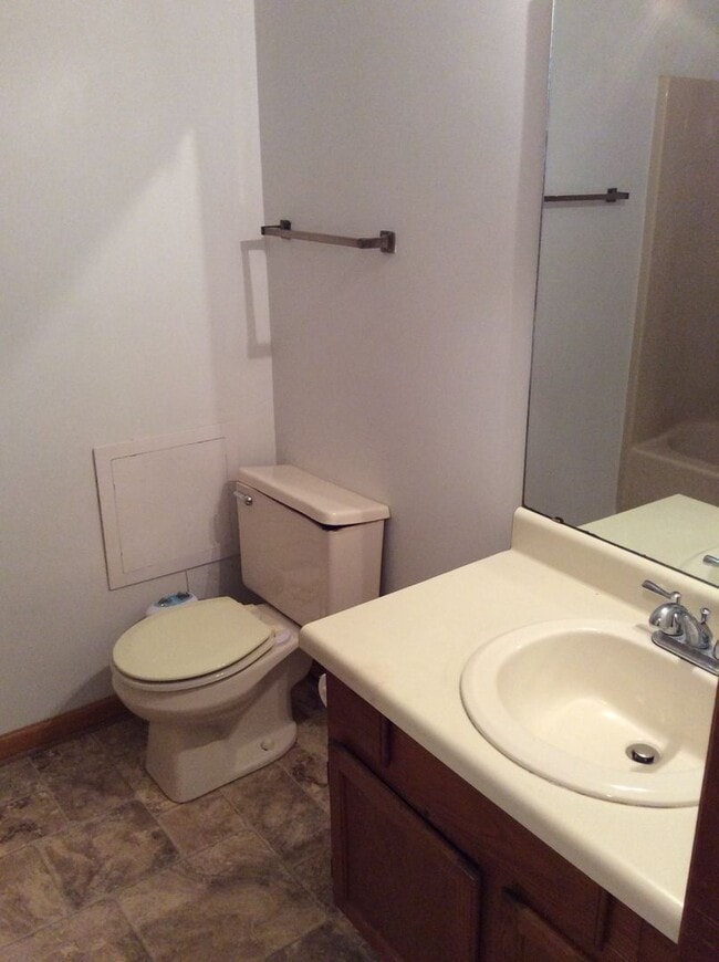 Building Photo - 512 Cougar Pl